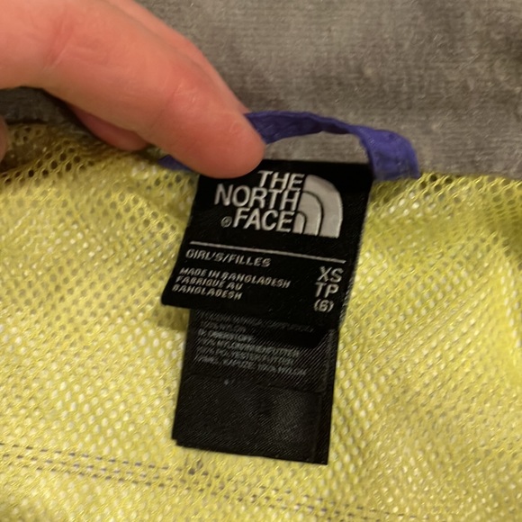 The North Face , girls XS (6 years) Hyvent she’ll rain jacket - Picture 6 of 6